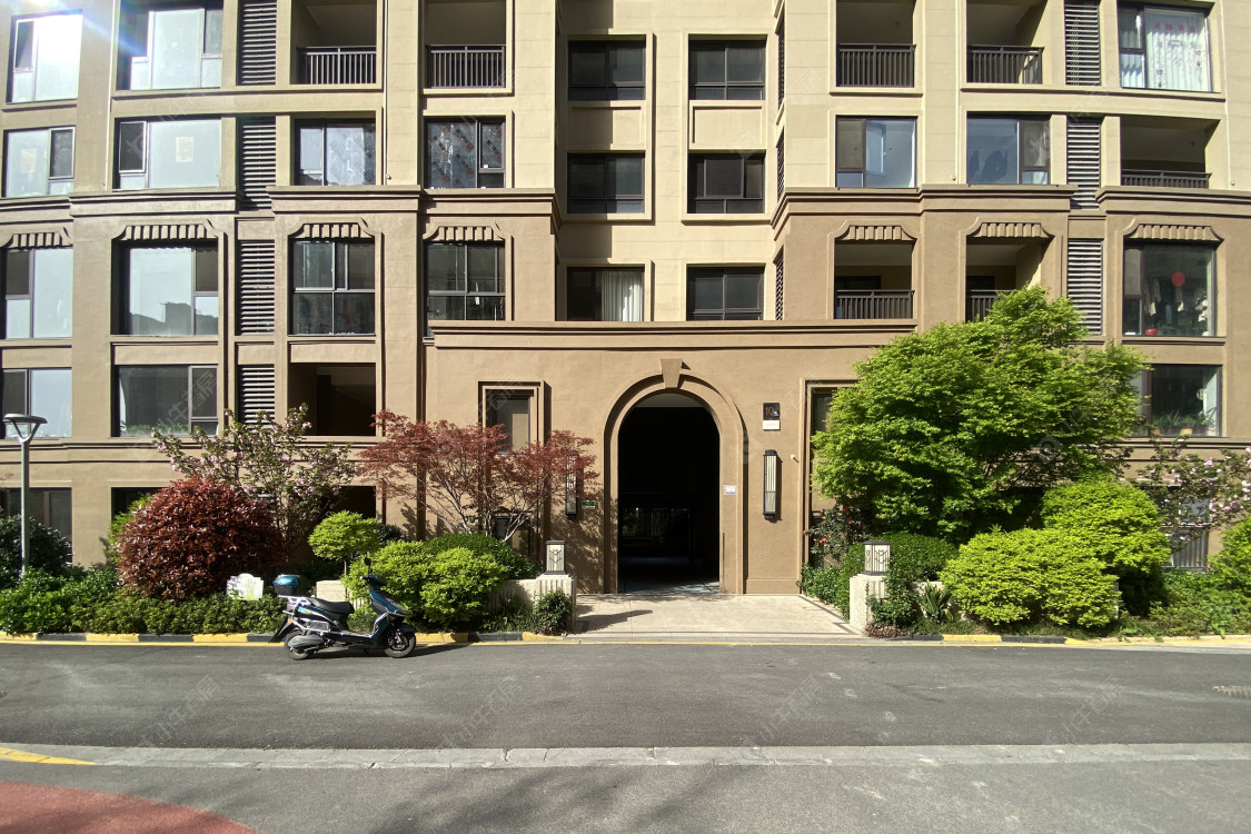 常州新城黑牡丹·世纪之光在售新楼盘实景图